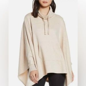 UGG Charlynne Poncho Sweater Oatmeal XS / S